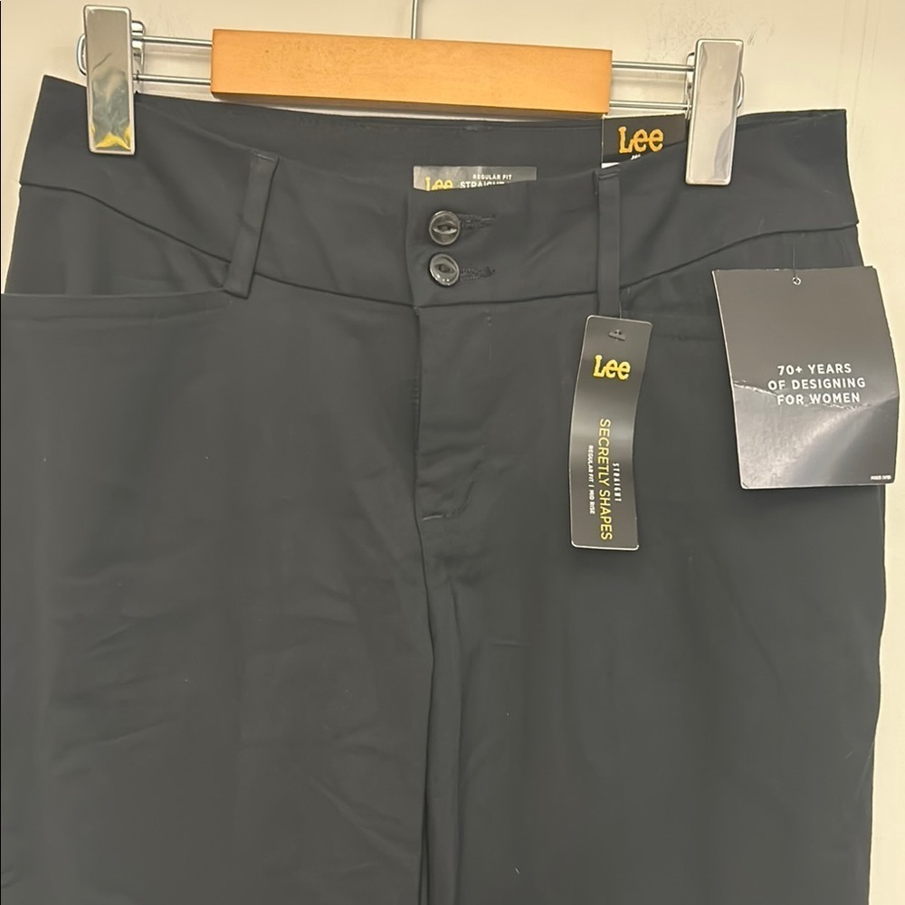 NWT Women Lee Black straight leg pants size 6